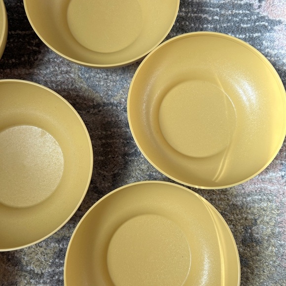 Vintage Salad Bowls Tupperwear - Picture 2 of 7